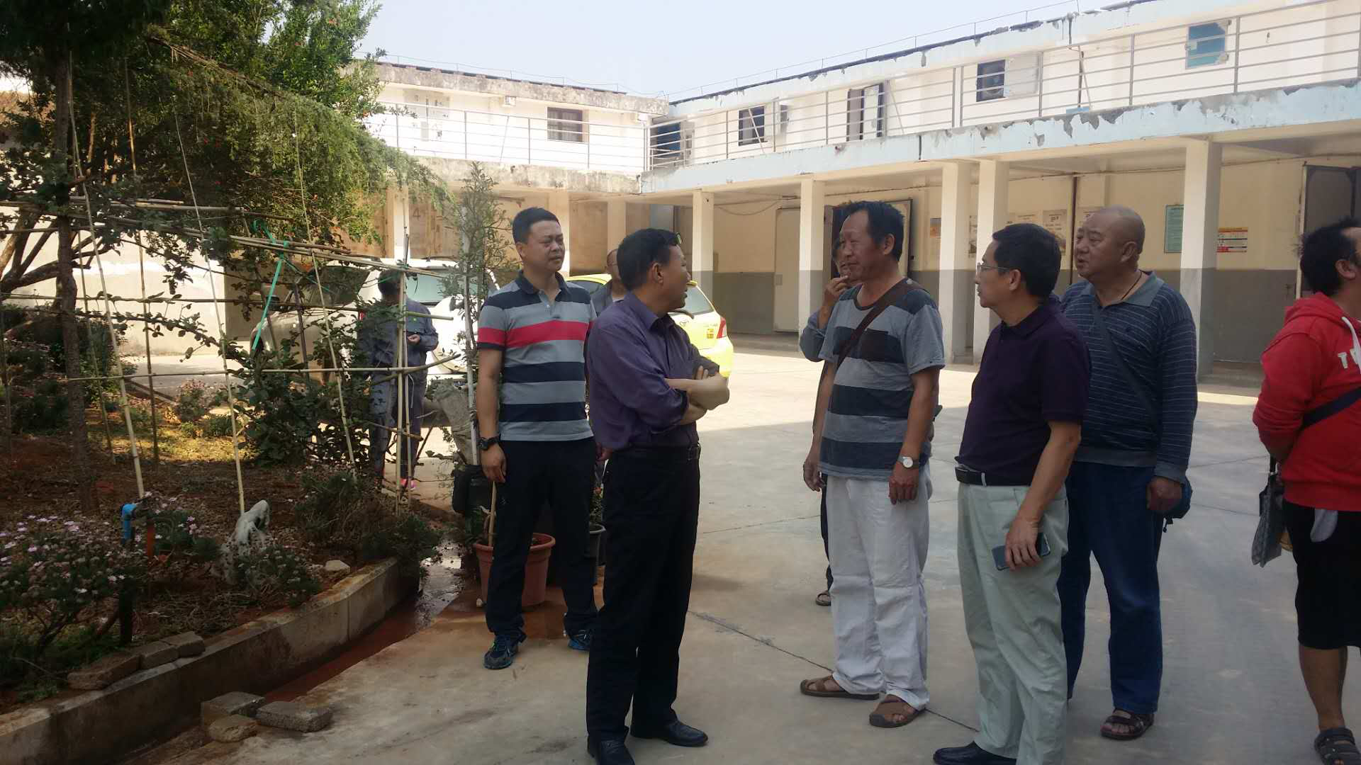 云南省粮食和物资储备局副局长龚国富到我县巡查智慧粮库建设工作