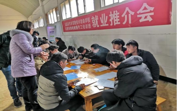 起重装卸机械操作工职业技能培训4.png 起重装卸机械操作工职业技能培训4.png