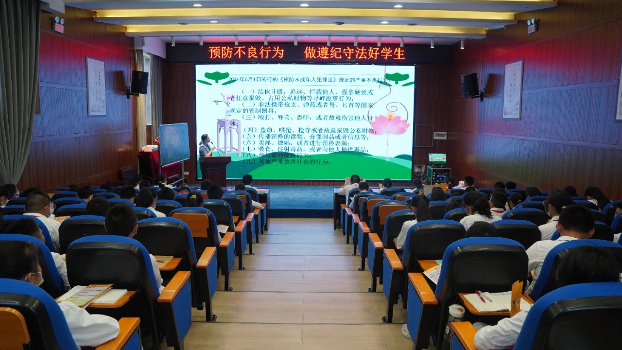 凤小.jpg 凤小.jpg