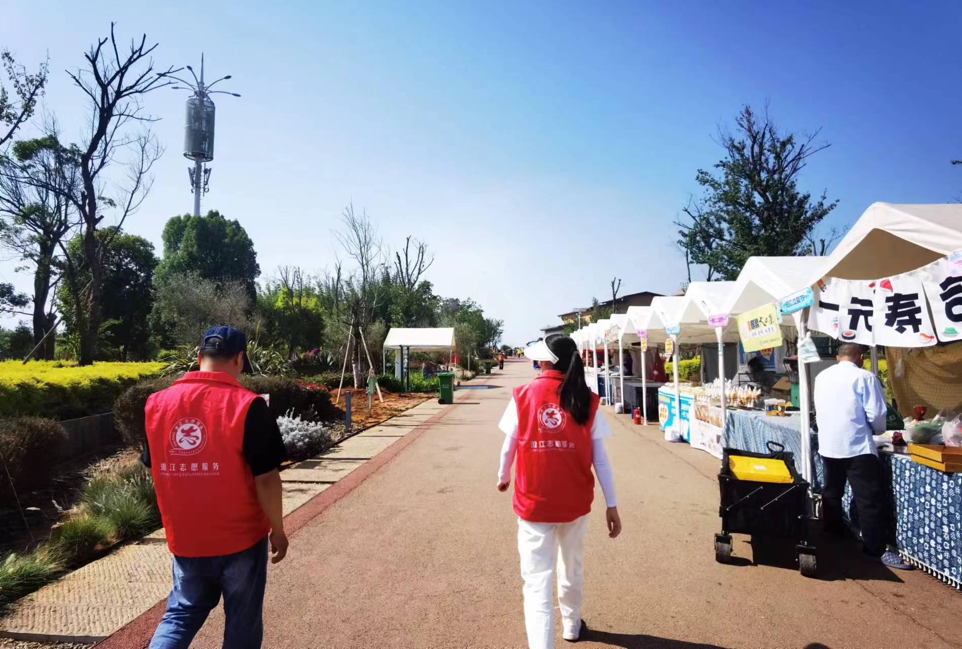 街街道开展形式多样的文明旅游志愿服务活动不仅得到了游客的一致好评